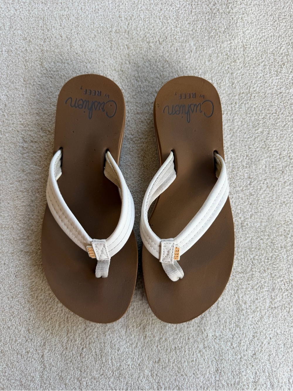 REEF Cushion Womens Flip Flops Size 7 Brown White Thong Sandals Comfort Beach